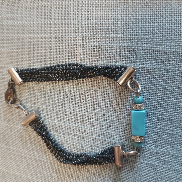 Elegant Black and Turquoise Beaded Bracelet - Picture 2 of 3